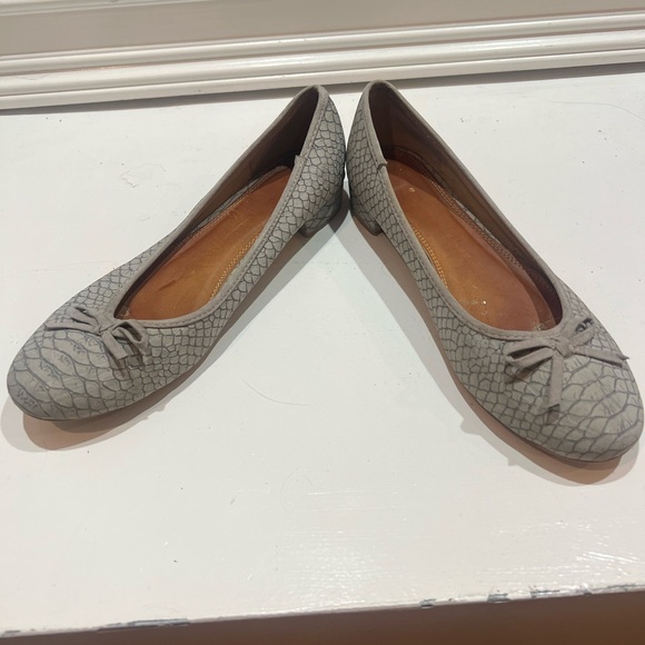 Athena Alexander Gray Snakeskin Flats - Picture 3 of 4